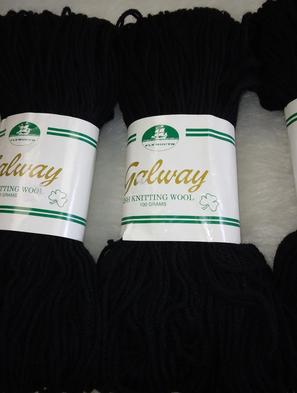 YARN Galway Irish Knitting Wool, 4 Skeins 100 g Each, 100% Wool Black